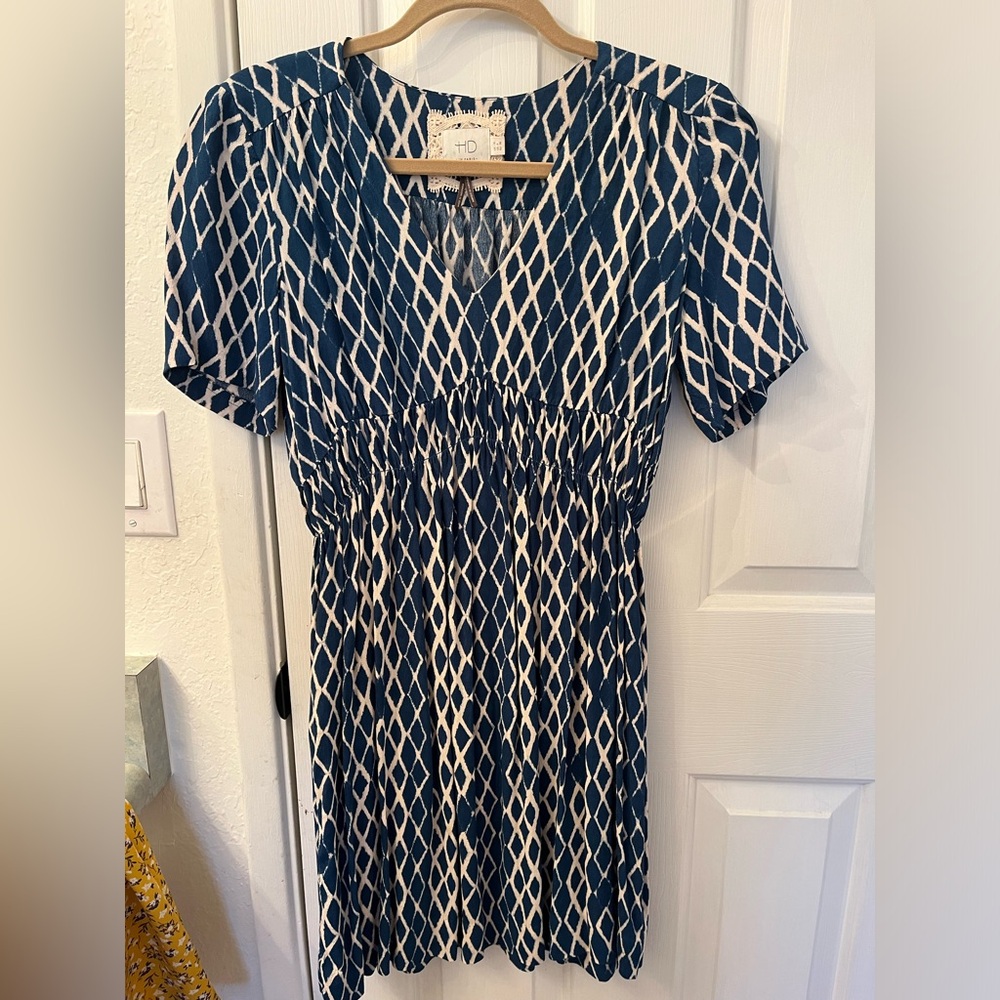 Blue and white dress, elastic high waste